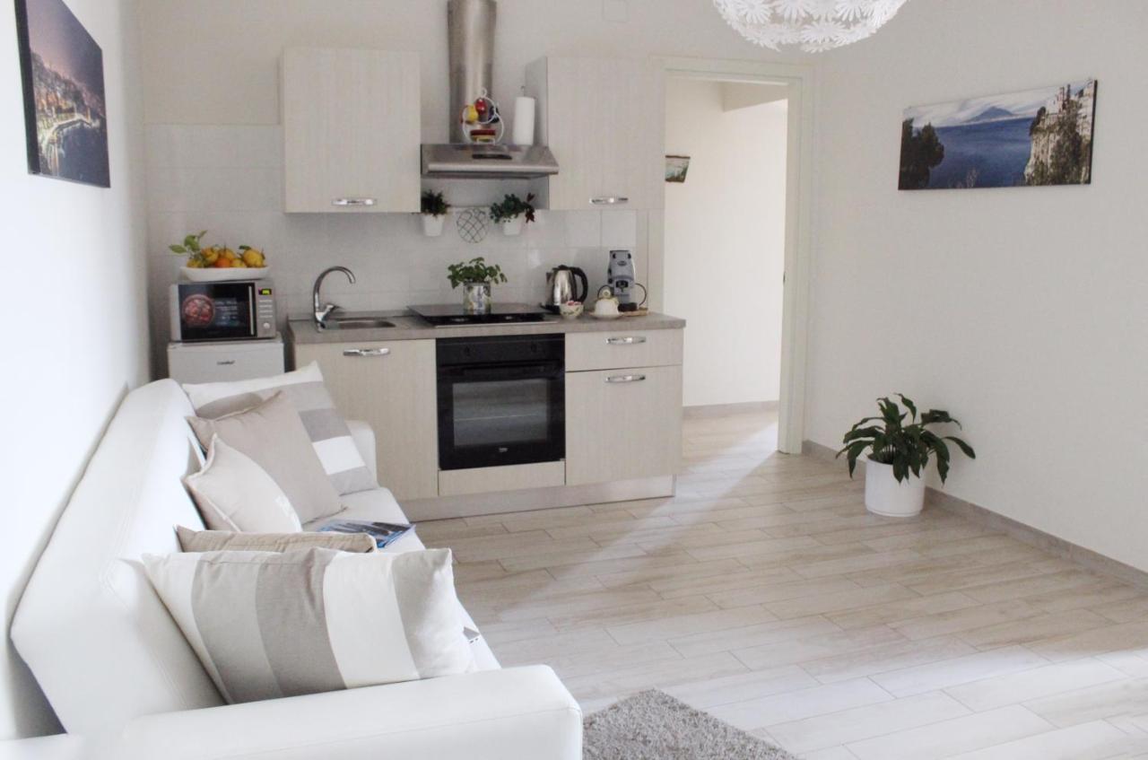 Vesuvio House Appartamento Indipendente E Centrale Сант'Аньєлло Екстер'єр фото