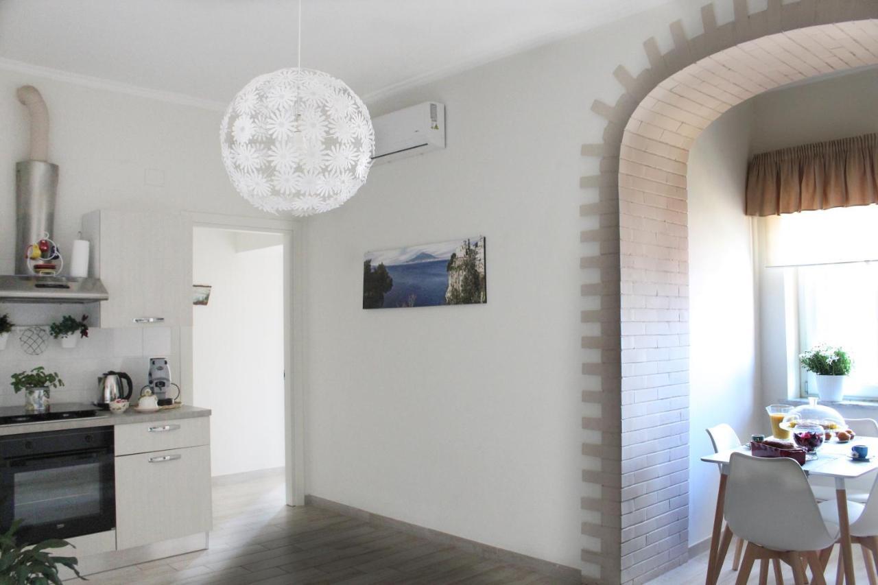 Vesuvio House Appartamento Indipendente E Centrale Сант'Аньєлло Екстер'єр фото